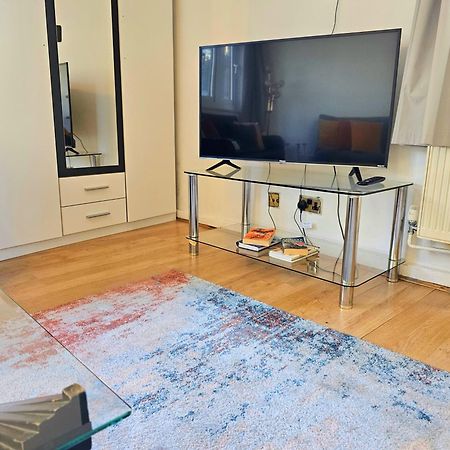 Bright & Spacious Home In Building With Lift, Right Next To Bayswater Station - Walk To Kensington Palace, Hyde Park, Little Venice & Notting Hill London Eksteriør billede