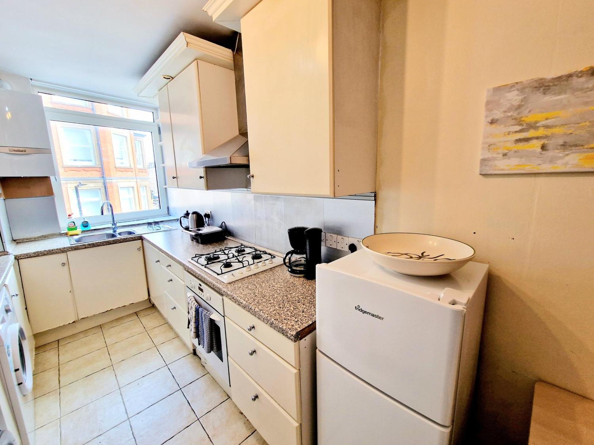Bright & Spacious Home In Building With Lift, Right Next To Bayswater Station - Walk To Kensington Palace, Hyde Park, Little Venice & Notting Hill London Eksteriør billede